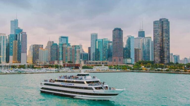 City Cruises Chicago: Lake Michigan Lunch or Dinner Cruise - What makes this cruise stand out?