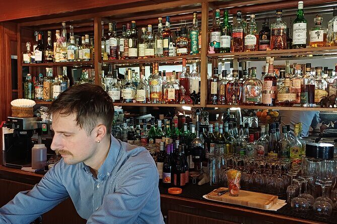 Cocktails And Stories From Pike Place Market - Who Would Enjoy This Tour?