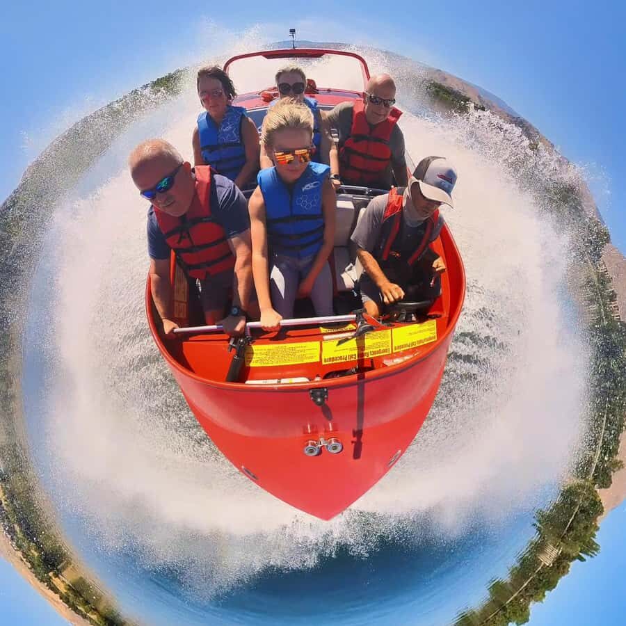 Columbia River: 6 Mile Adventure Boat Ride - Scenic highlights: Views that captivate