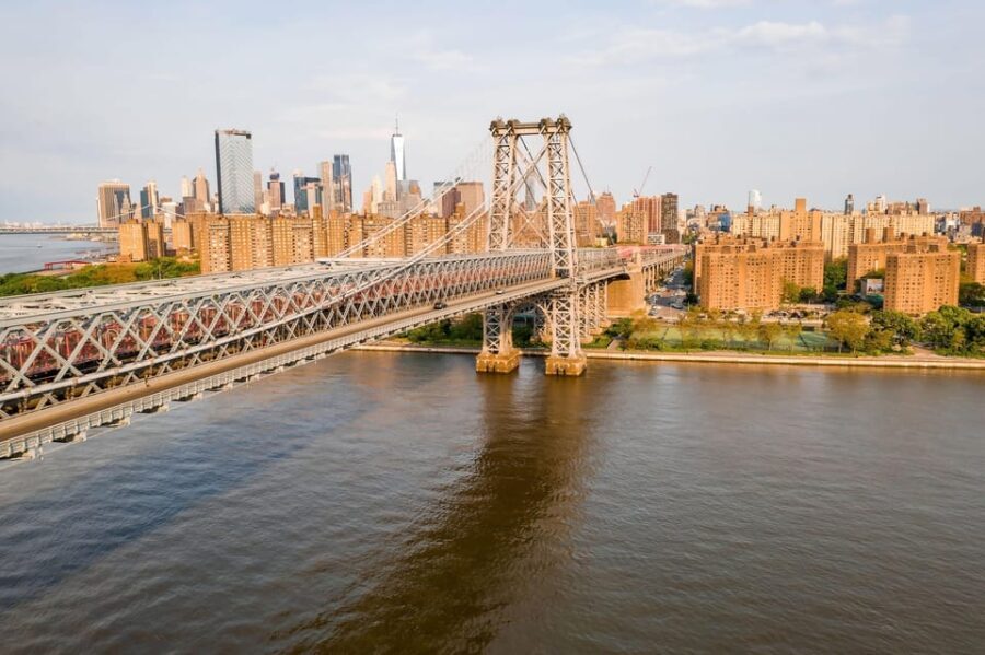 Contrasts of New York Tour - The Value of Guided Tours in NYC