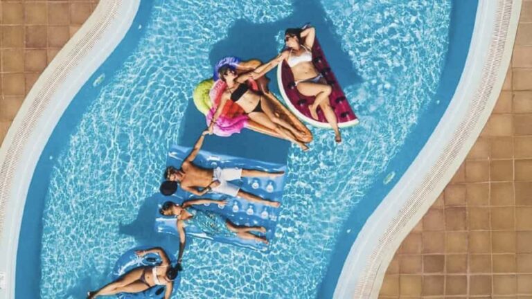 Cozumel: Day Pass with Buffet, Open Bar & Water Park at KUZÁ - Who Will Love This Experience?