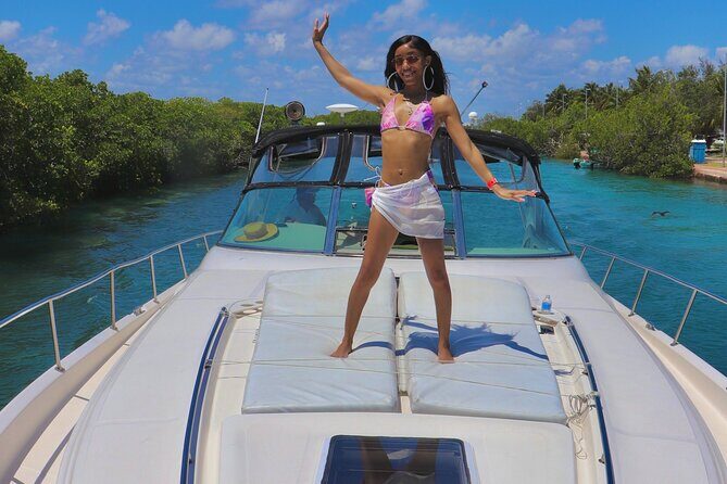 Cruise in Style on our 48 Foot Yacht in Cancun for 15 People - What’s Included and What’s Not