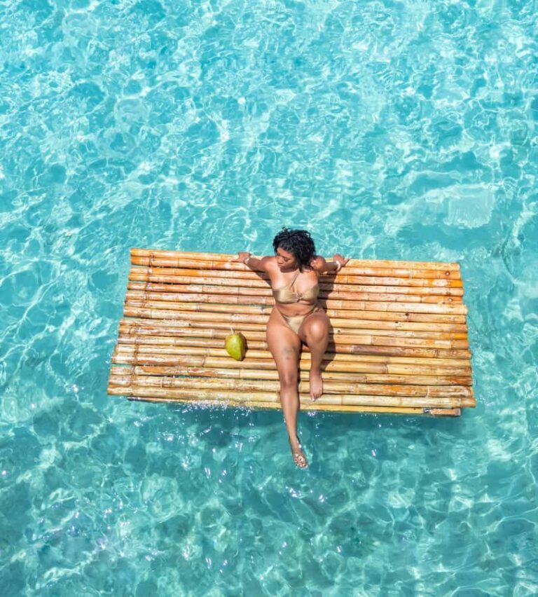 Curaçao: Bamboo Photoshoot with Cocktails - What to Expect During the Photoshoot