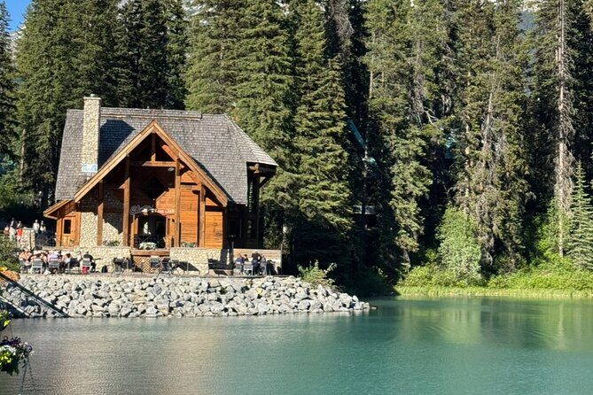 Day Trip to Takakkaw Falls Emerald Lake Natural Bridge Banff - Itinerary Breakdown: What to Expect at Each Stop
