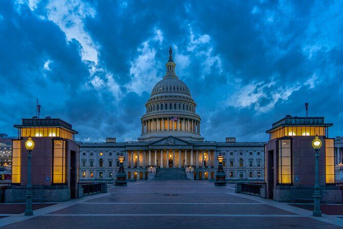 DC Monuments Small Group Guided Night Tour 3 Hours - Who Should Consider This Tour?