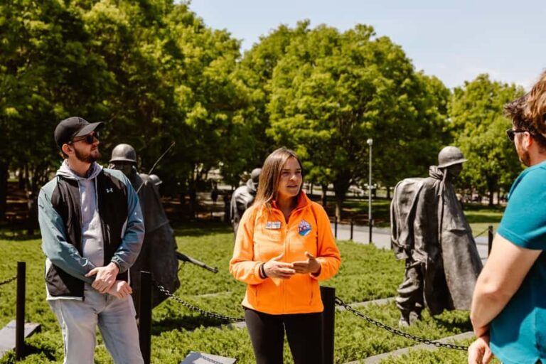 DC: Washington Monument Ticket & National Mall Memorial Tour - The Power of a Well-Guided Tour