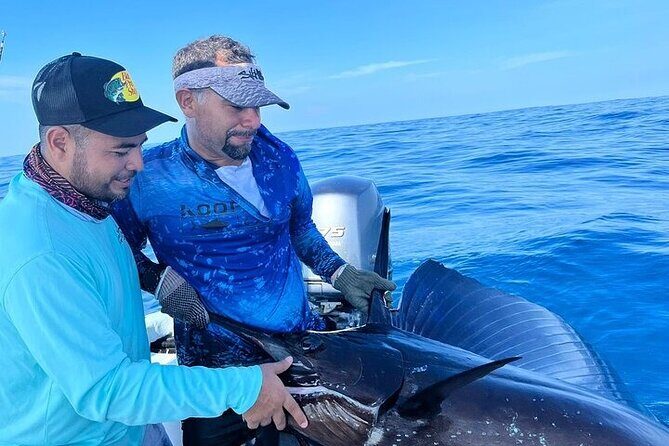 Deep Sea Fishing Tour in Huatulco Bays - The Experience: From Setting Out to Reeling In