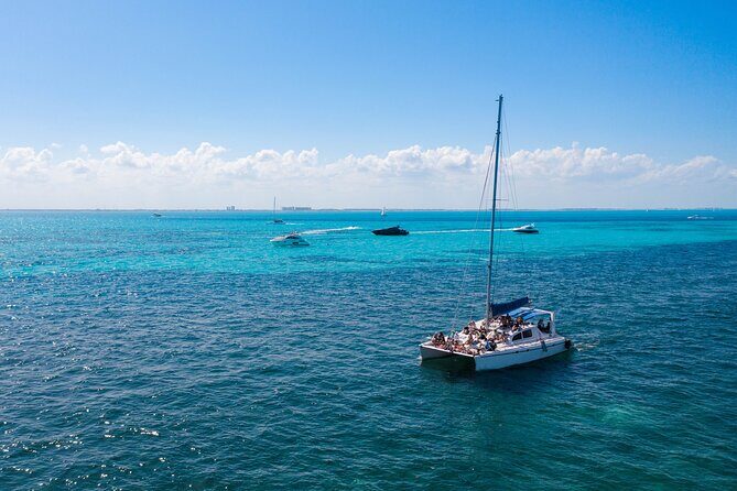 Deluxe Catamaran to Isla Mujeres with Open Bar from Cancun - Analyzing the Value