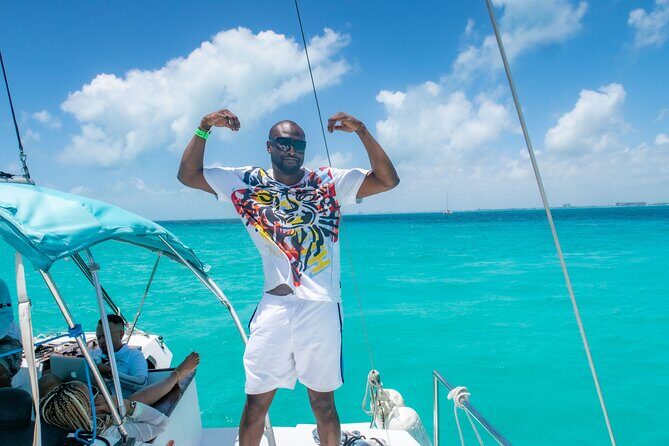 Deluxe Catamaran Tour to Isla Mujeres, Drinks, Snorkeling, Buffet - The Island: Free Time and Exploration