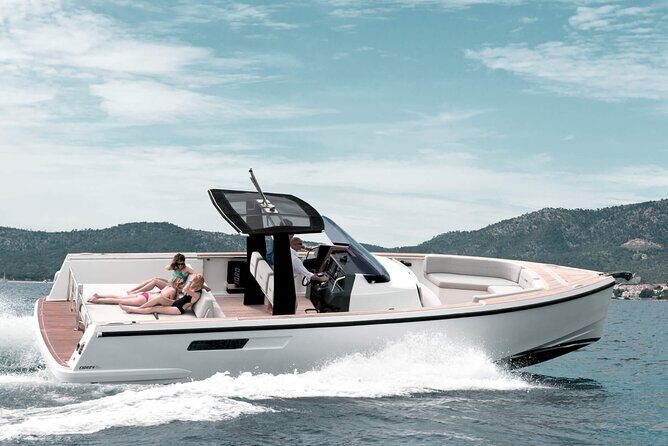 Deluxe Private Boats - 36 ft Fjord - Who Will Love This Tour?