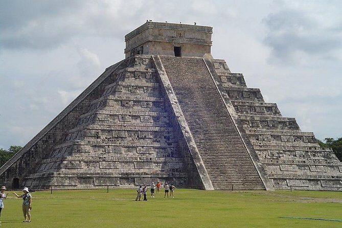 Discover Cancun: City Tour, Culture & Shopping in One Day - Transportation and Group Size: Why It Matters