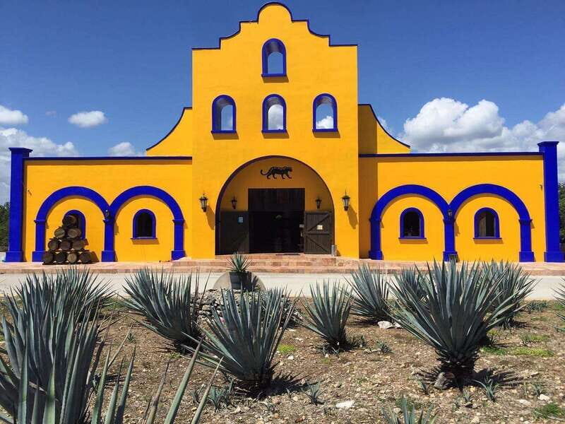 Discover the essence of playa del carmen: tequilera, jewelry and 5th avenue. - Key Points