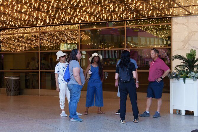 Downtown Fremont Street Walking Tour Las Vegas  English & Span - A Deep Dive into the Fremont Street Walking Experience