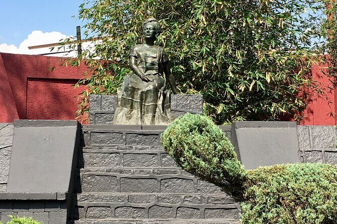 Eat & Explore Frida Kahlo's Neighborhood - The Frida Kahlo Museum: A Personal Glimpse into an Artistic Legend