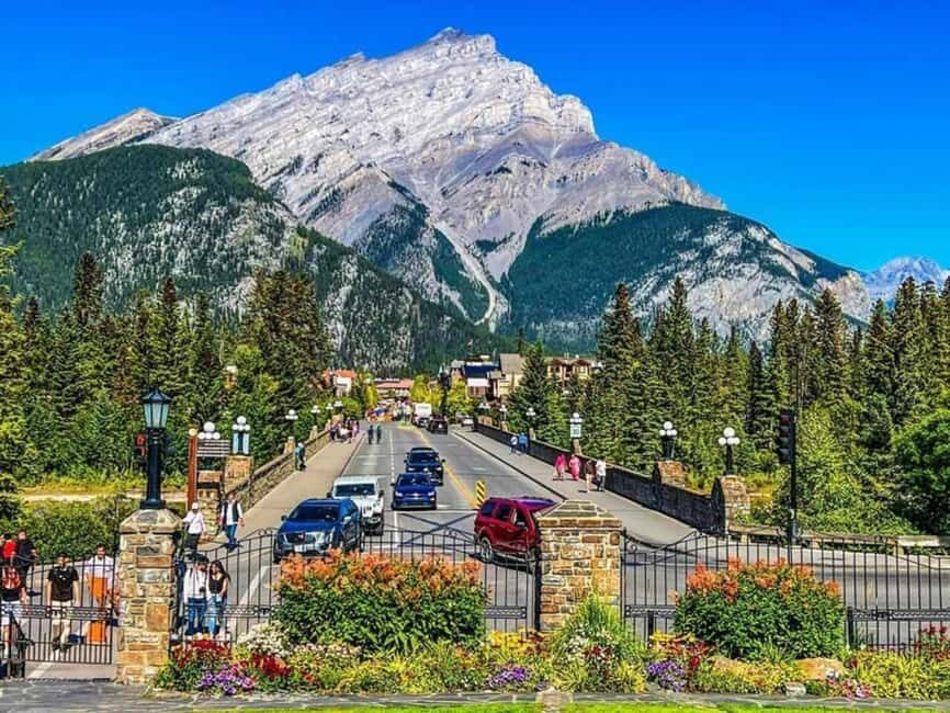 Emerald Lake, Lake Louise, Johnston Lake & Banff Gondola - Highlighting the Scenic Stops