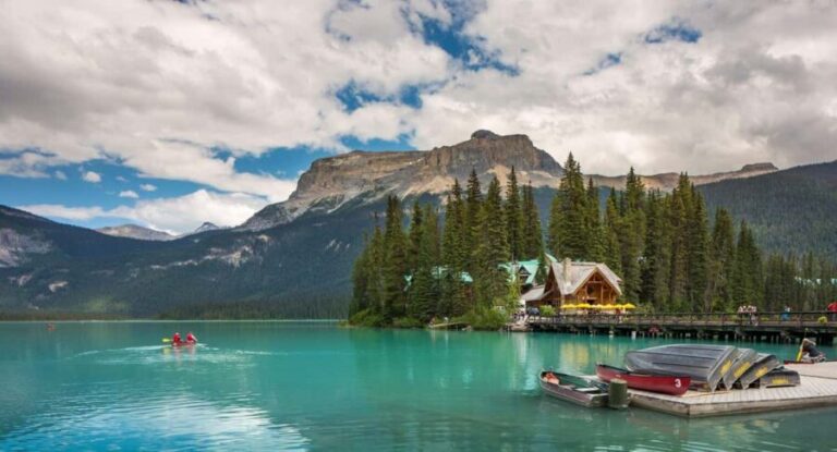 Emerald Lake,Lake Louise JohnstonCanyon&Banff Tour - Emerald Lake: Peaceful Beauty Early in the Day