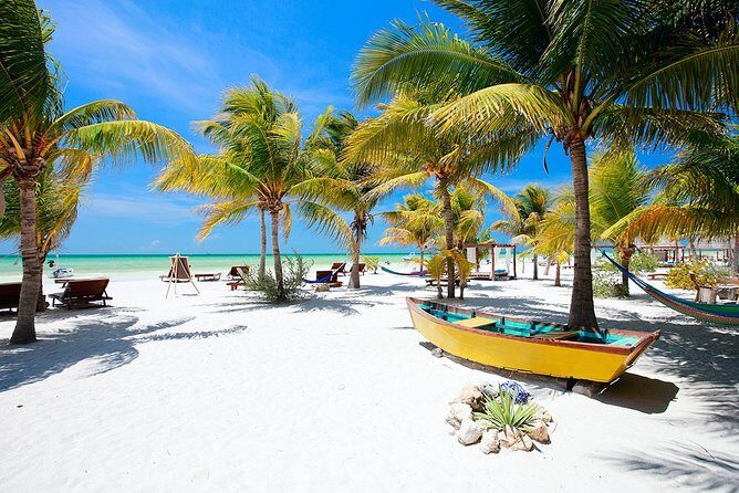Enchanting Holbox Tour. Experience the paradisiacal beaches of the island. - Exploring Punta Cocos: A Beach Paradise