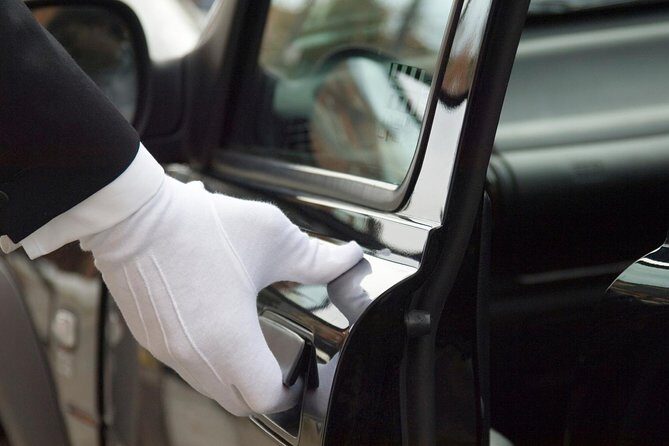 Fixed Price- Black Car service from Toronto Airport OR Niagara Falls - The Price and What You’re Paying For