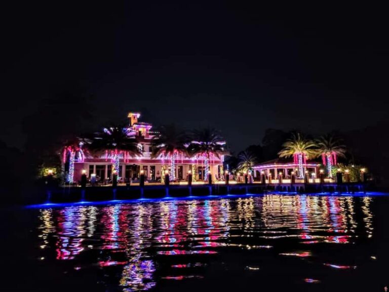 Fort Lauderdale: Holiday Mansion Lights Boat Tour - Who Is This Tour Best Suited For?
