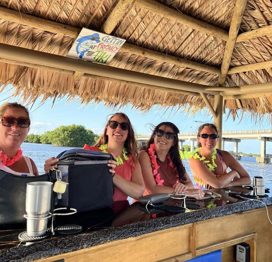 Fort Myers: Tiki Boat Cruise - The Guide and Atmosphere