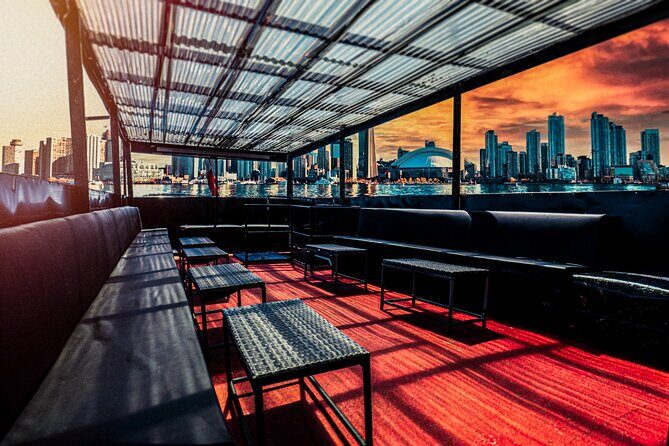 Friday Night Boat Bliss in Toronto - Who Will Love This Tour?