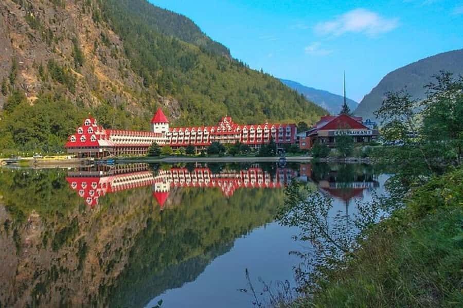 From Calgary: 2-Day Rocky Mountains and Salmon Run Tour - The Sum Up