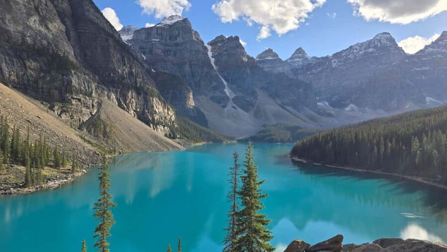 From Canmore/Banff:Moraine Lake & Lake Louise 1.5h per lake - How the Day Unfolds: Itinerary Breakdown