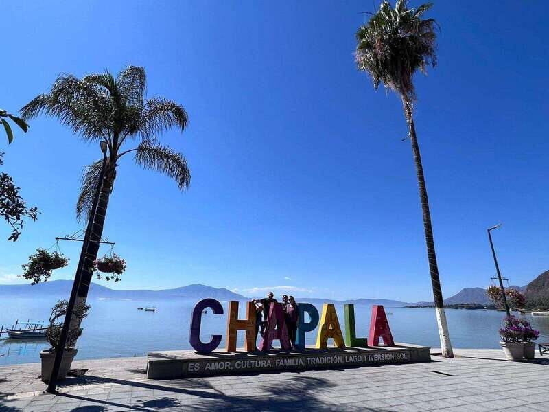 From Guadalajara: Enchanting Lake Chapala & Ajijic Day Trip - Exploring Ajijic’s Art and Colonial Charm