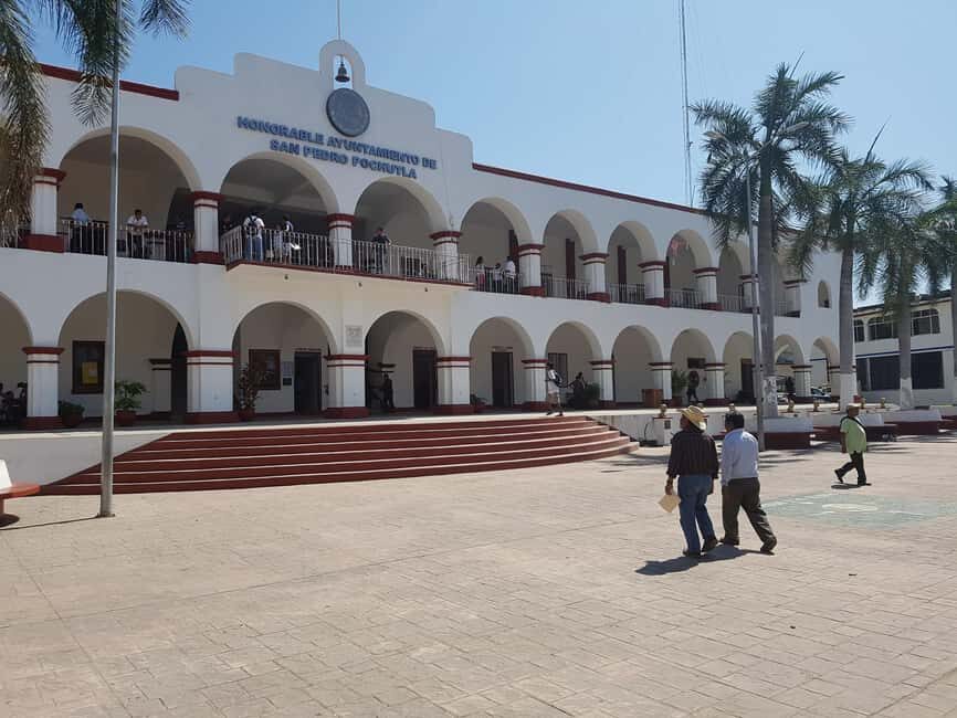 From Huatulco: Pochutla Market Tour with Local Guide - What Youll Experience at the Market