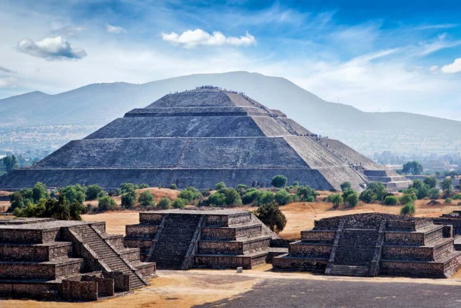 From Mexico City: Expedition to Teotihuacan, Tlatelolco, and Basilica of Guadalupe - Transportation, Guides, and Group Dynamics