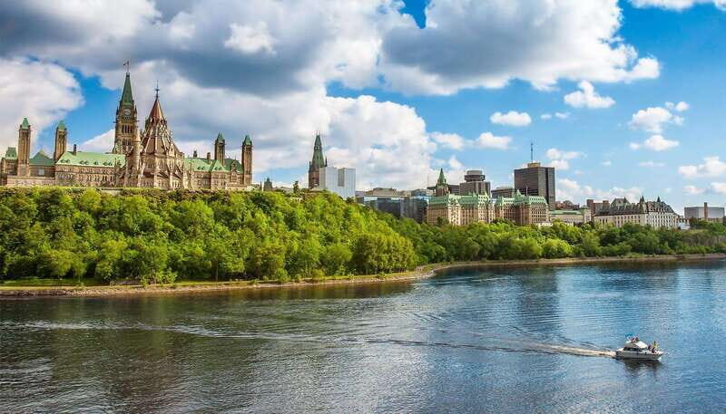 From Montreal: Private Ottawa Full Day Tour - A Smooth Start: Hotel Pickup and Private Transfer