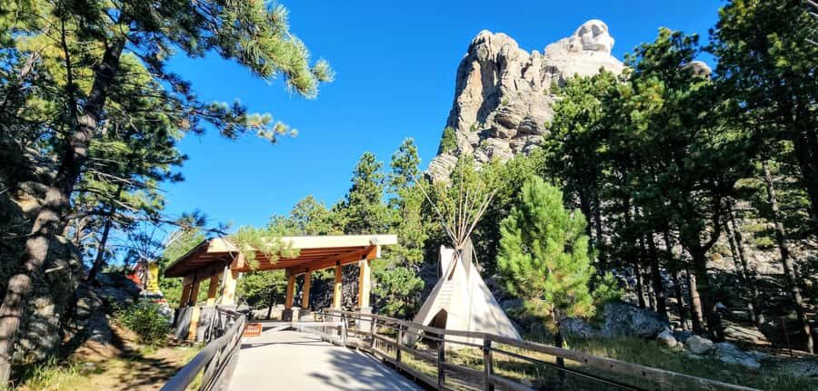 From Rapid City: Mt. Rushmore Memorial Tour - Authentic Traveler Perspectives