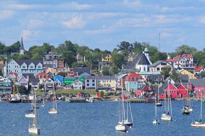 Guided Tour Lunenburg, Mahone Bay and Ovens Park from Halifax - Charm of Mahone Bay