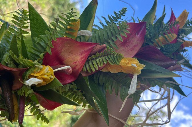 Hawaiian Floral Crown Weaving in Hilo - The Value of the Experience