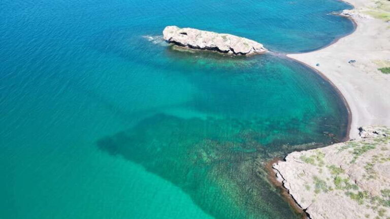 Himalaya Beach: tour of the virgin beach with crystal-clear water - Who Will Love This Tour?