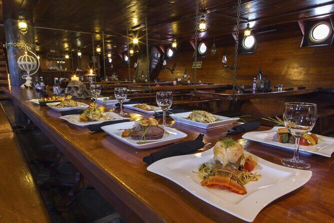 Hook boat in Cancun - Is This Tour Worth It?