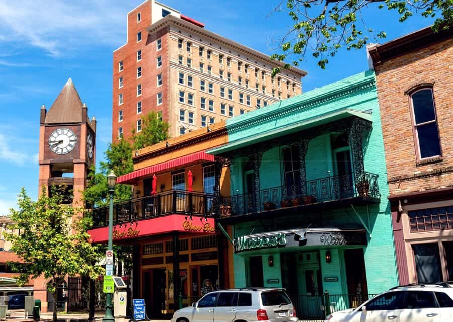 Houston: Downtown Food Tour with 6 Local Favorites Dishes - Who Will Love This Tour?