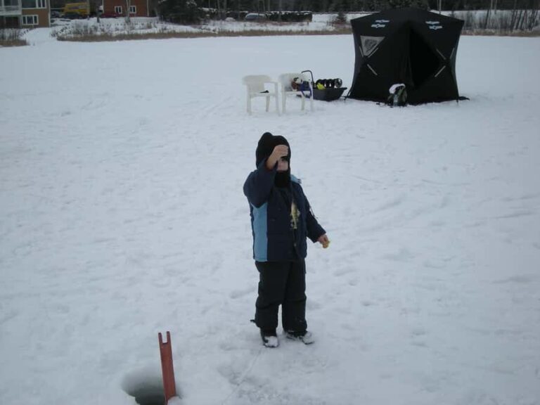 Ice Fishing near Mont-Tremblant - Booking and Group Size