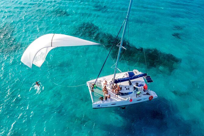 Isla Mujeres Catamaran from Cancun with Open bar and lunch - Beach Club and Lunch