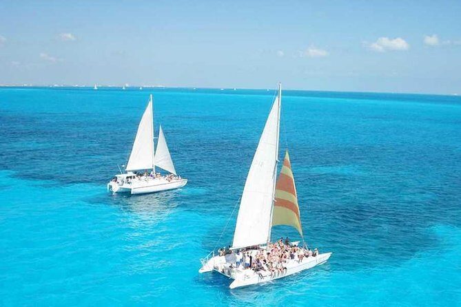 Isla Mujeres Catamaran Luxury Sailing Experience - The Catamaran Experience: Comfort and Atmosphere