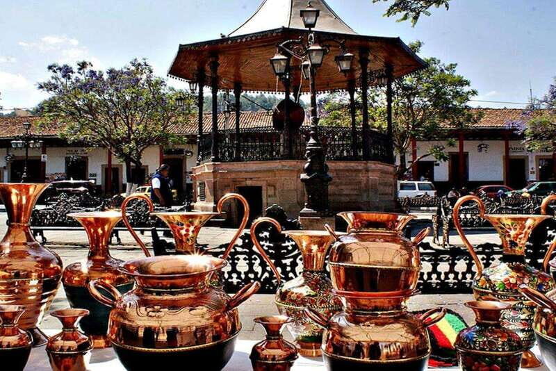 Ixtapa-Zihuatanejo: Michoacan Towns Day Trip with Breakfast - Transportation, Guides, and Group Size