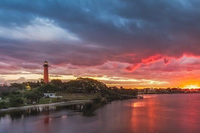 Jupiter Island Historic Narrated Sunset Cruise - Small Group - Who Should Consider This Tour?