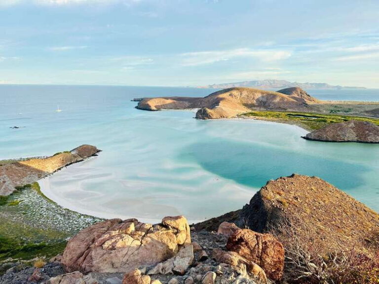 La Paz: Deluxe Yacht Adventure with Paddleboarding - Included and Not Included: What You Get and What You Don’t