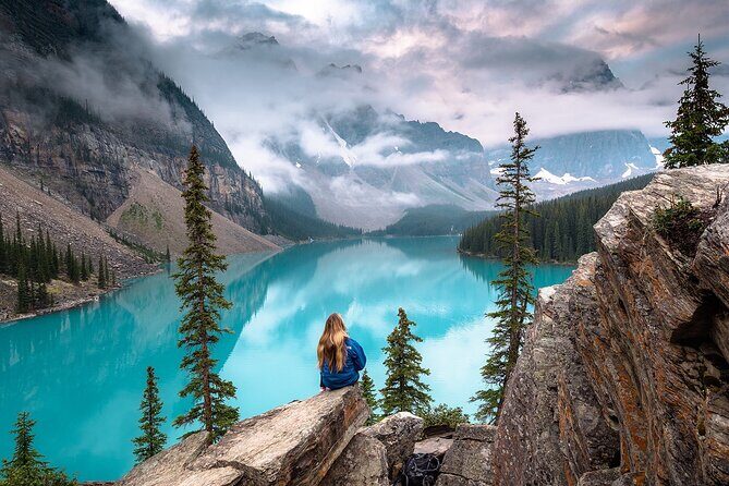 Lake Louise,Moraine Lake, Emerald Lake & Peyto Lake 4 Lakes Tour - Transportation and Group Size