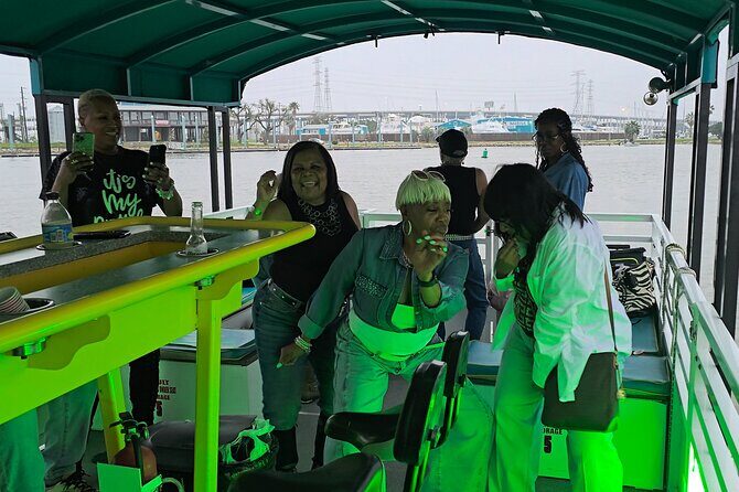 Lake Travis Party Boat and Swimming - Who Will Love This Tour?