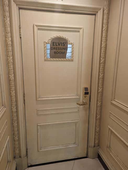 Las Vegas: Elvis Presley History Walking Tour of Landmarks - Why This Tour Is a Good Value