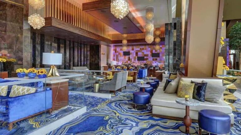 Las Vegas : Pool Crawl w/ Party Bus, Open Bar & VIP Entry - What To Expect at Each Stop