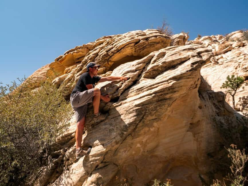 Las Vegas Red Rock Canyon Hiking Adventure & Secret Cave - Discovering Red Rock Canyon: What to Expect