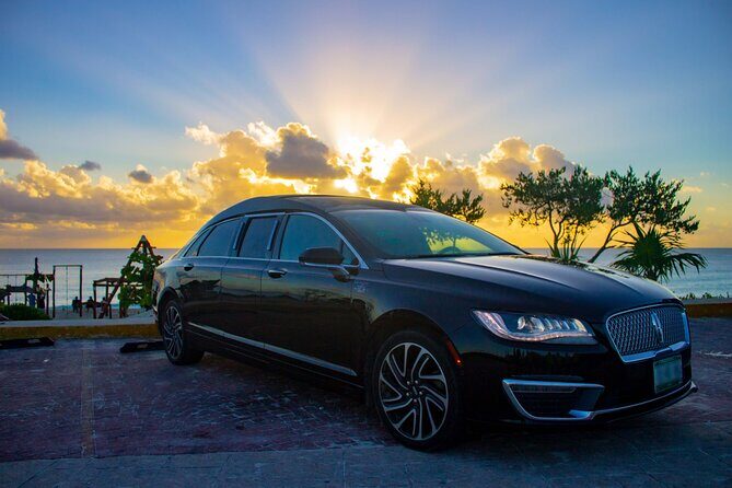 Lincoln Stretch Limo from Akumal to Cancun Airport - Comfort and Features that Make a Difference