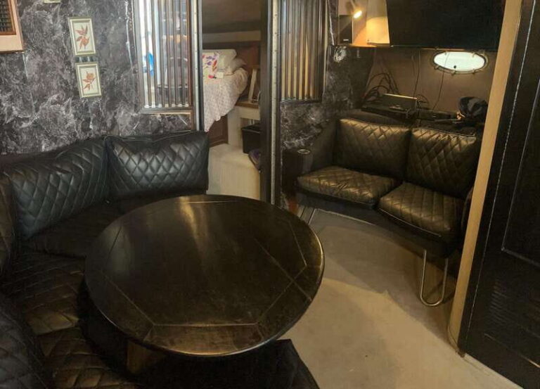 Luxurious 40ft Yacht Charter - What You Can Expect on the Water